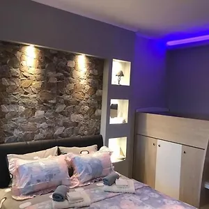 https://anna-tsiara-paradise-studios.hotelschalkidiki.net